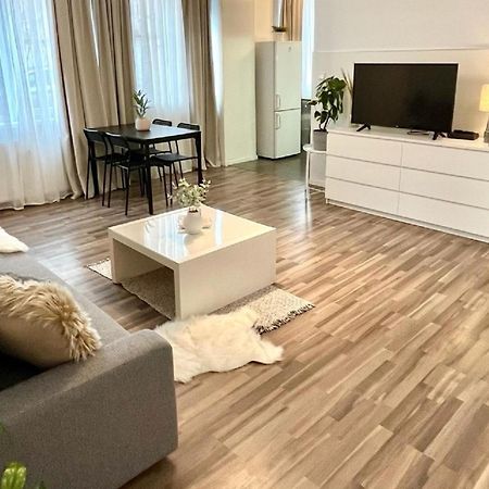 Apartment Adele - Old Town ブラチスラヴァ エクステリア 写真