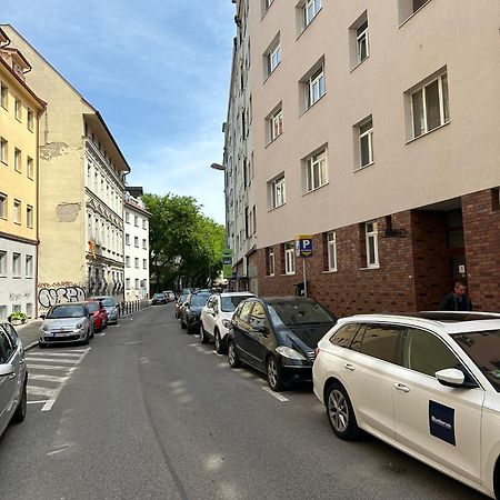 Apartment Adele - Old Town ブラチスラヴァ エクステリア 写真