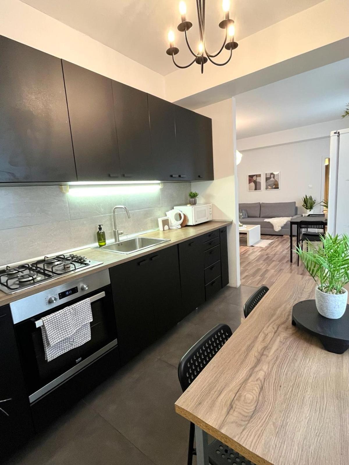 Apartment Adele - Old Town ブラチスラヴァ エクステリア 写真