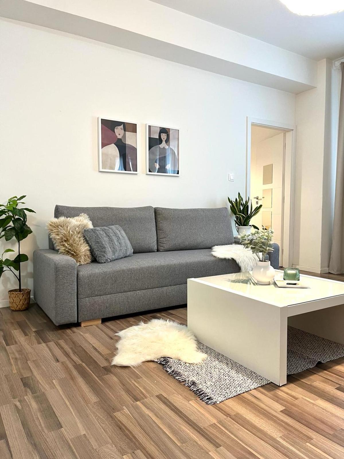 Apartment Adele - Old Town ブラチスラヴァ エクステリア 写真