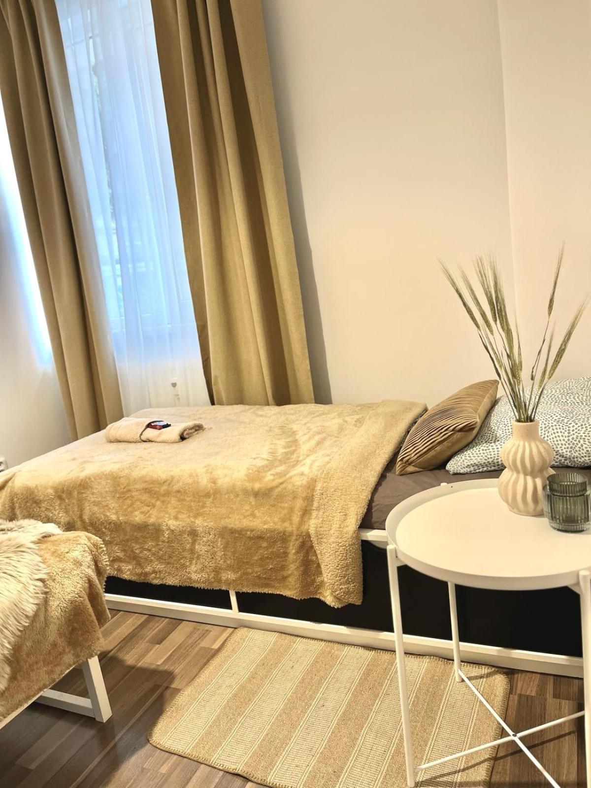 Apartment Adele - Old Town ブラチスラヴァ エクステリア 写真