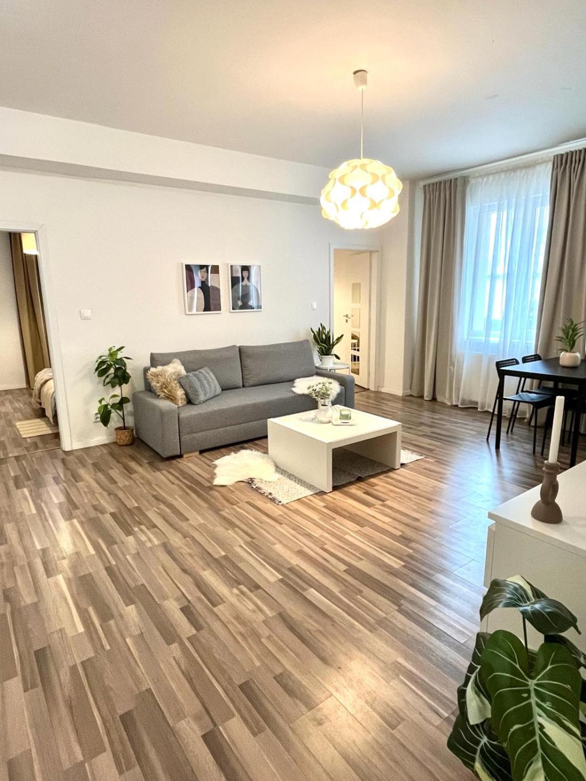Apartment Adele - Old Town ブラチスラヴァ エクステリア 写真